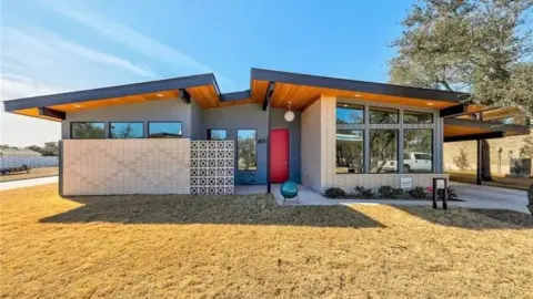 401 Starlight Village — Designer >>---> Austin, TX | Mid century modern